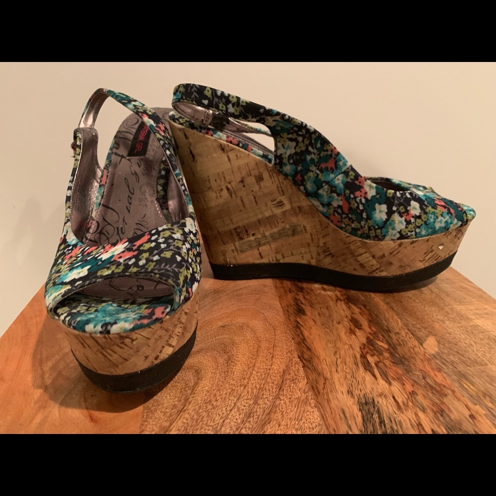 Colorful wedges